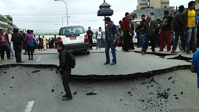 नेपाल मे भूकंप का कहर भारी तबाही