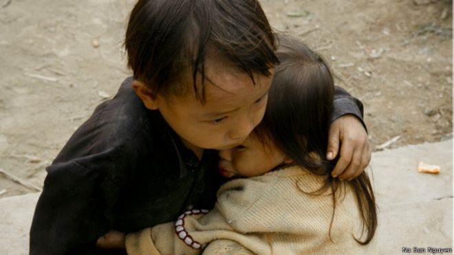 Foto dua anak Vietnam