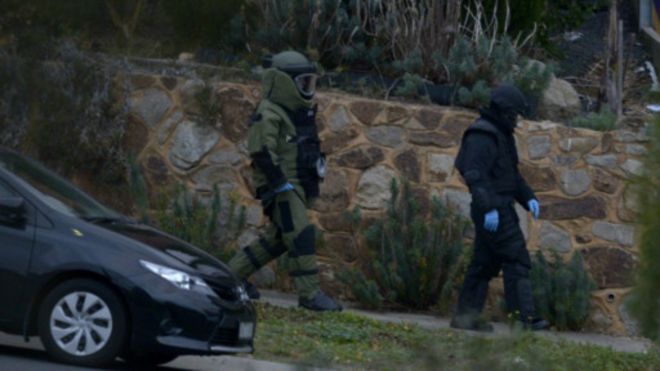 150509040507_officers_512x288__nocredit.