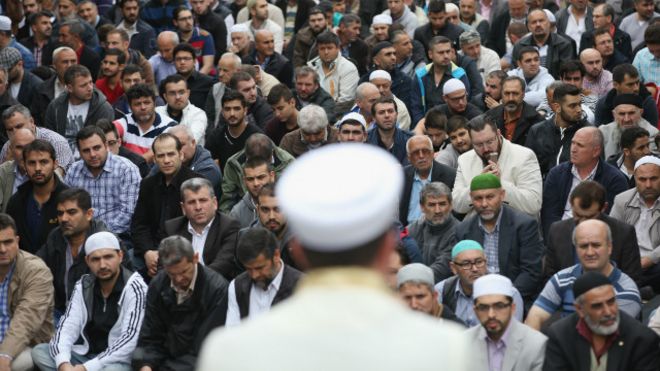 صحف عربية تحذر من عواقب الهجمات على العرب في أوروبا