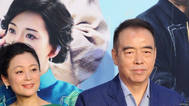 导演陈凯歌与妻子出席《道士下山》北京首映