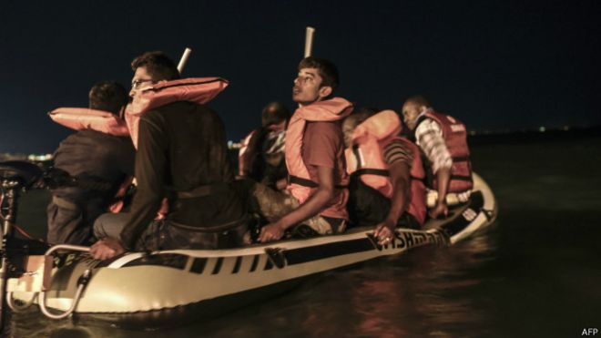 Consulesa francesa na Turquia vendia botes para refugiados