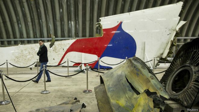 151016100535_wreckage_of_the_mh17_640x36