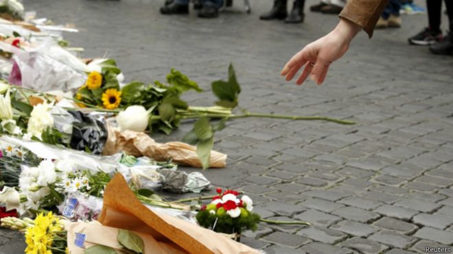 151114120221_tribute_to_paris_attack_victims_rome_624x351_reuters.jpg