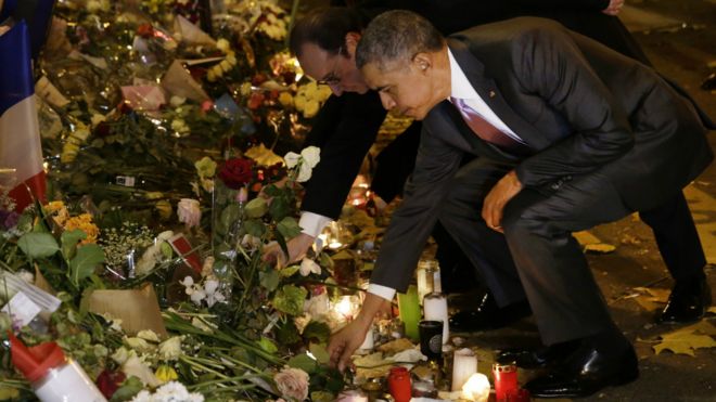 奥巴马在巴塔克兰音乐厅献花致意。