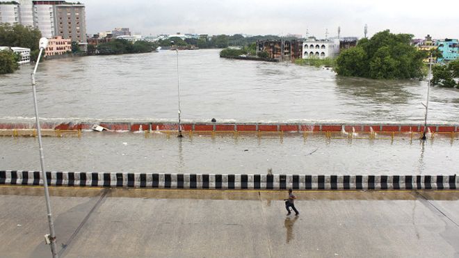 151203040145_chennai_flood_624x351_epa_n