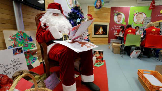 151219105628_santa_clause_france_624x351_afp_nocredit.jpg