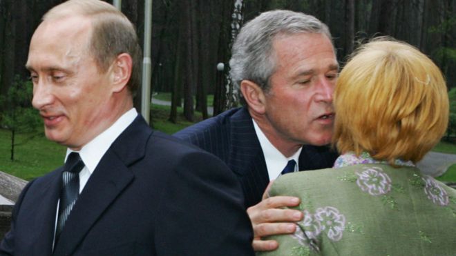 Людмила Путина с мужем и Джорджем Бушем