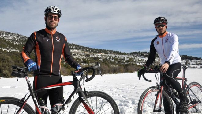 Ciclistas con un maillot inteligente o que incorpora tecnología Foto Eurecat