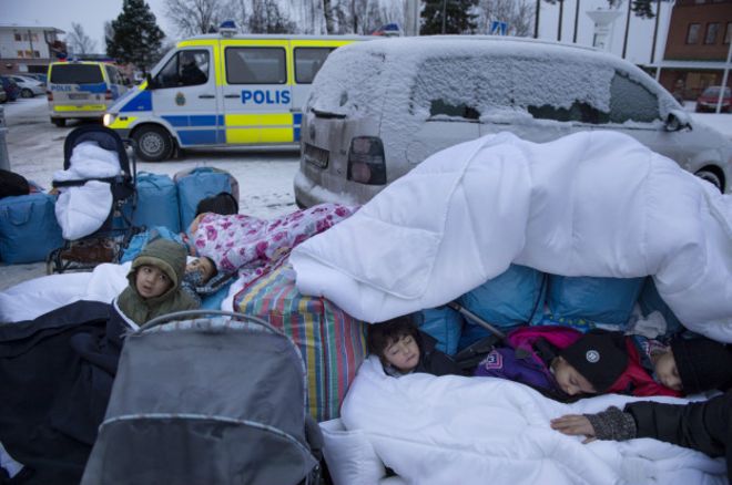 160209222347_sweden_asylum_seekers_624x4