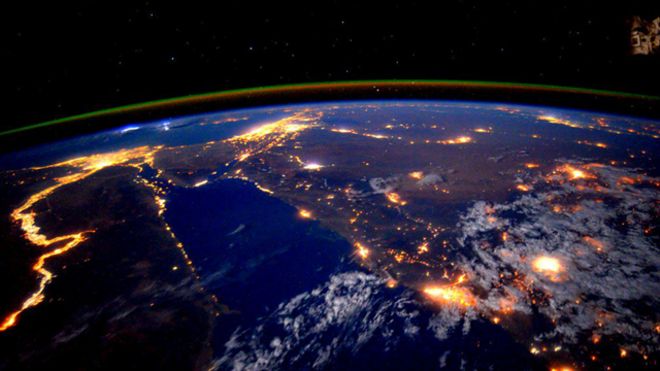 La tierra desde el espacio en una foto tomada por el astronauta Scott Kelly