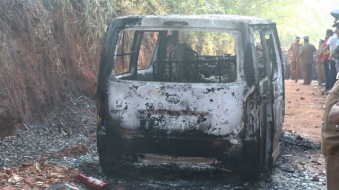 160311101536_dankotuwa_van_prasad_police