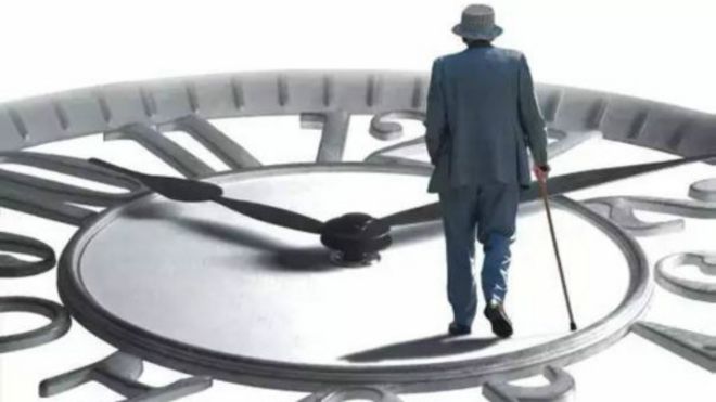 为什么民众延迟退休 官员却又搞提前退休?
