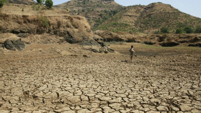 http://ichef.bbci.co.uk/news/ws/660/amz/worldservice/live/assets/images/2016/04/22/160422063315_maharshtra_drought_624x351__nocredit.jpg