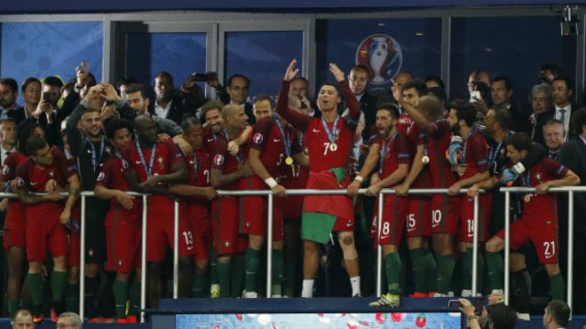 البرتغال تفوز ببطولة يورو 2016 بعد تغلبها على فرنسا بهدف مقابل لا شيء