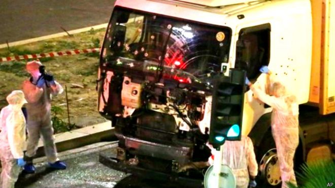 160717131559_grance_nice_attack_lorry_62