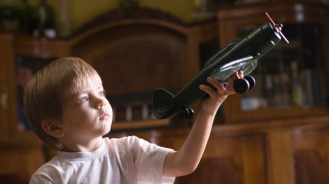 لماذا لا يمكننا استرجاع ذكريات طفولتنا الأولى؟