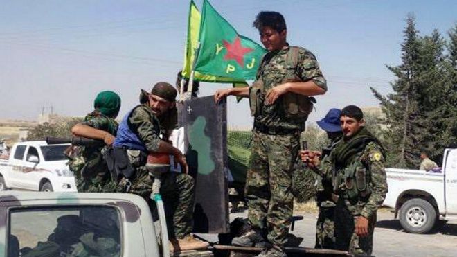 الآلاف يفرون من الحسكة بسبب القصف الجوي 