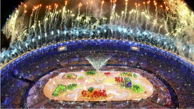 ريو دي جانيرو تودع أولمبياد 2016 بطقس كرنفالي