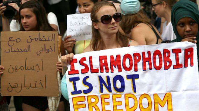 تحذيرات لرؤساء بلدات فرنسية من تجاهل وقف حظر "البوركيني"