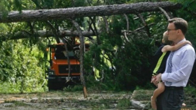 السلطات الأمريكية تحذر ولايات الساحل الشرقي من إعصار هيرمين