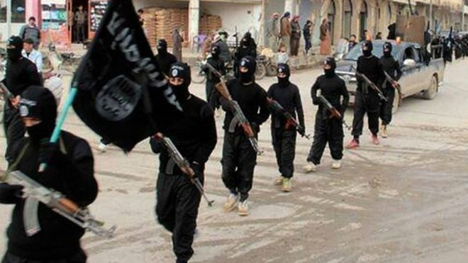 قتلى وجرحى في تفجيرين استهدفا مجمعا تجاريا ببغداد