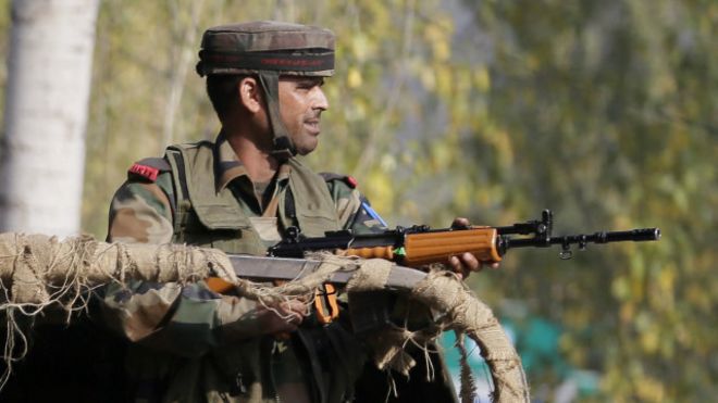 الجيش الهندي يقتل 8 أشخاص في كشمير بزعم التسلل إلى الشطر الهندي