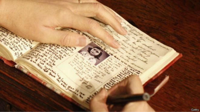استغلها جنسيا، فألزمته المحكمة بشراء كتب نسوية لها
