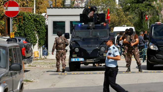 تركيا توقف 13 ألف شرطي للاشتباه في علاقتهم بمنظمة فتح الله غولن