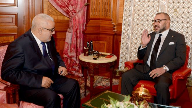 ملك المغرب يكلف بنكيران بتشكيل حكومة جديدة