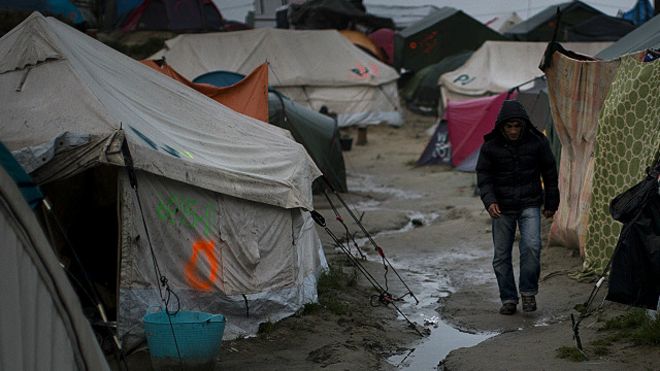 فرنسا تتأهب لإخلاء مخيم "الغابة" للاجئين