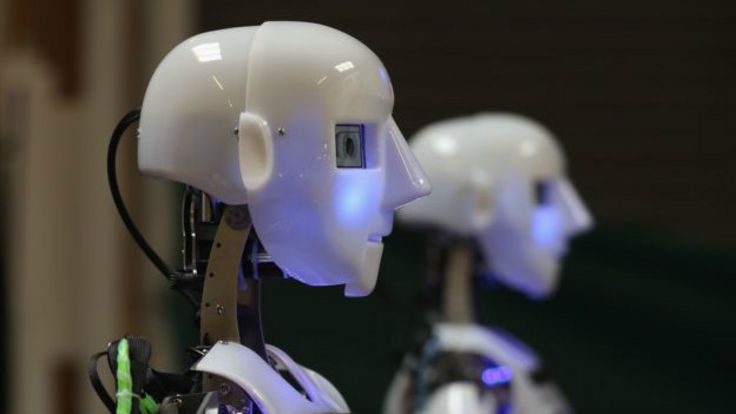 Los analistas no se ponen de acuerdo sobre el impacto que tendrán los robots en el mercado laboral: algunos piensan que destruirán puestos de trabajo y otros que no.