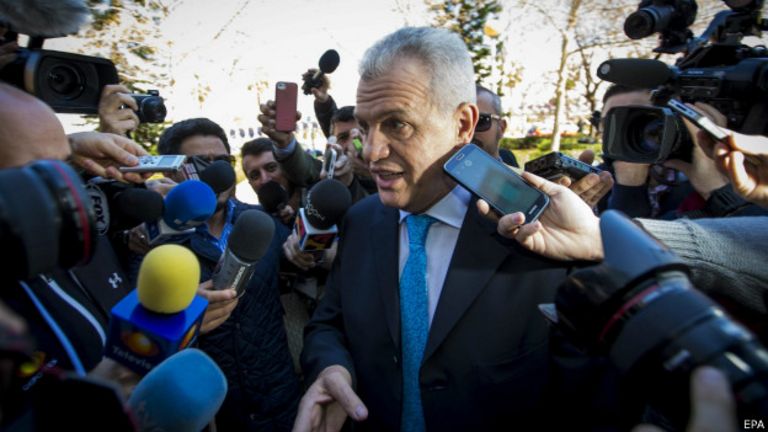Javier Aguirre llega al juzgado de Valencia a dar su declaración.