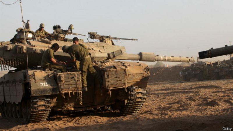 Un tanque israelí en las afueras de Gaza
