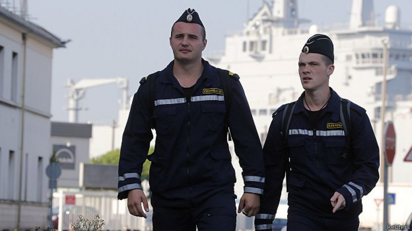 http://ichef.bbci.co.uk/news/ws/834/amz/worldservice/live/assets/images/2014/10/30/141030194700_mistral_crew_624x351_reuters.jpg
