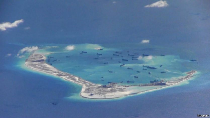 美國國防部長卡特敦促中國和其它相關國家立即停止在靠近南海的爭議島礁填海造地的行動