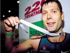 Former Great Britain triathlete <b>Simon Lessing</b> - _57422442_lessing_london_getty