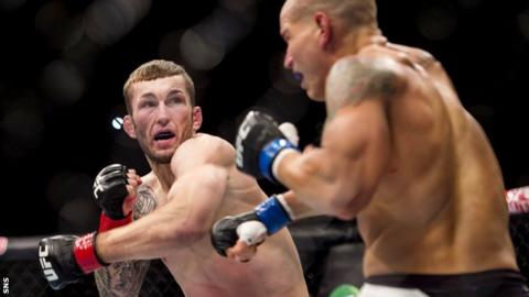 Stevie Ray fights Leonardo Mafra