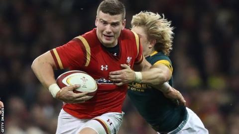 Scott Williams takes on the South African defence in Cardiff in November 2016