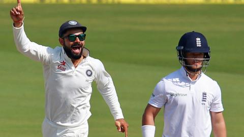 Virat Kohli celebrates Ben Duckett's dismissal