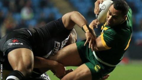 Justin O'Neill tries to score a try for Australia