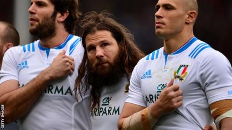 Martin Castrogiovanni (centre) lines up with his Italy team-mates