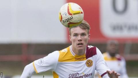Striker Lee Erwin