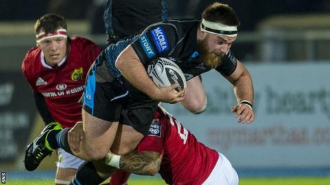 D'arcy Rae playing for Glasgow against Scarlets