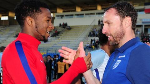 Gareth Southgate congratulates his players at the Toulon Tournament
