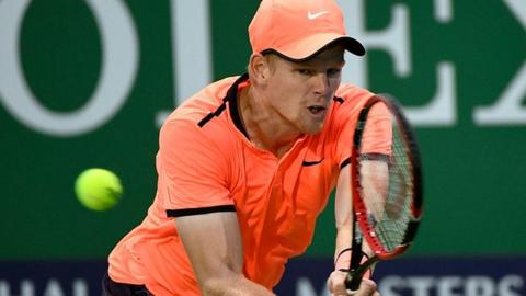 Djokovic advances to Shanghai Masters semi-finals