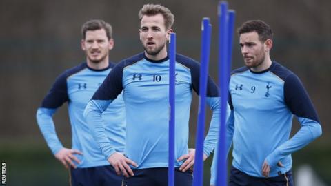 Mauricio Pochettino 'proud' of Tottenham players despite Europa League exit Mauricio Pochettino 'proud' of Tottenham players despite Europa League exit