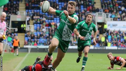 Alex Lewington scores a try against Cornish Pirates