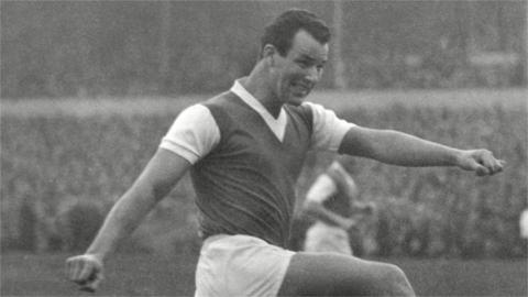Mel Charles in action for Arsenal