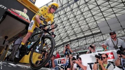 Chris Froome at the start of his time trial